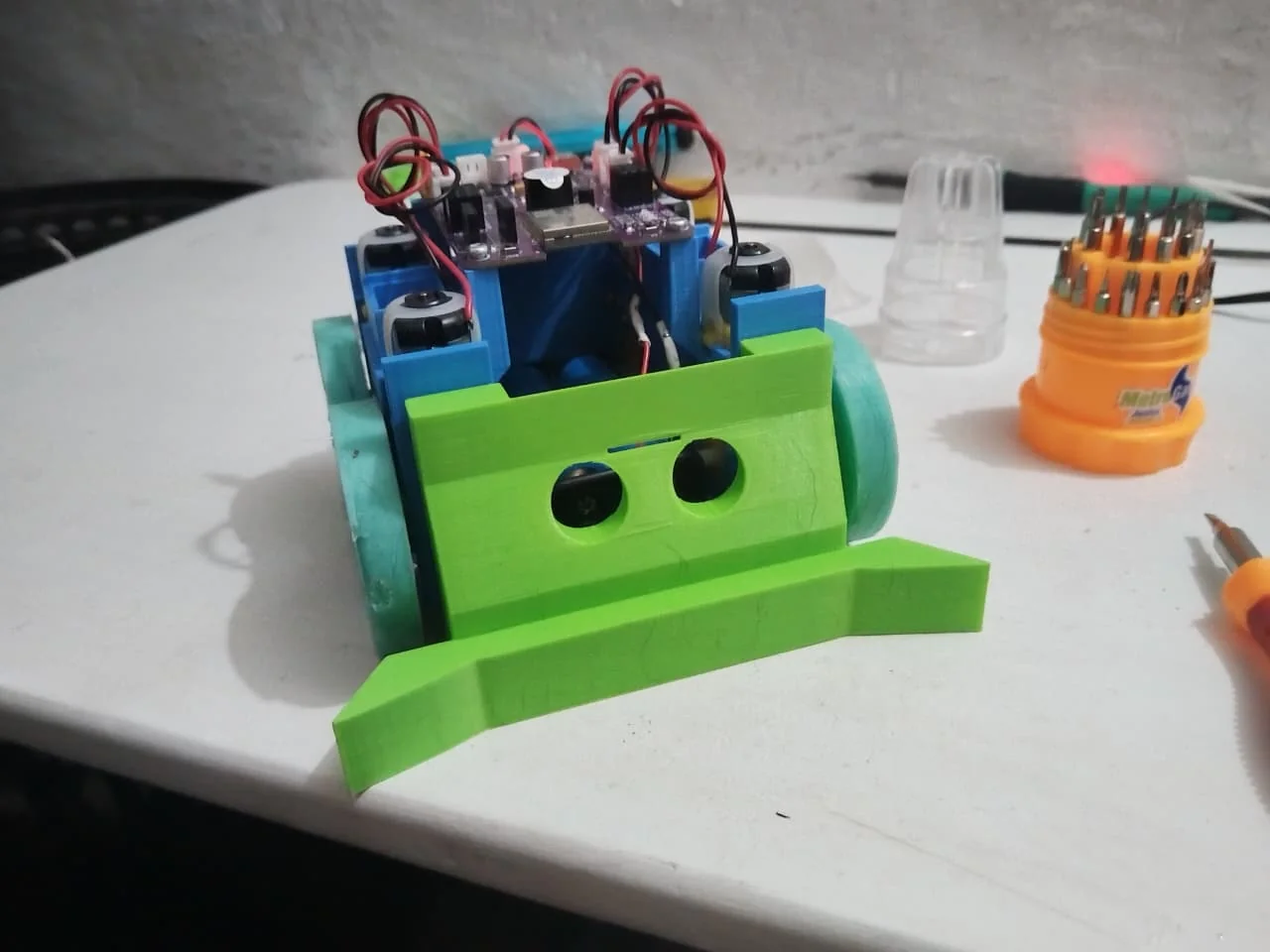 Robot de fútbol educativo TRINCABOT